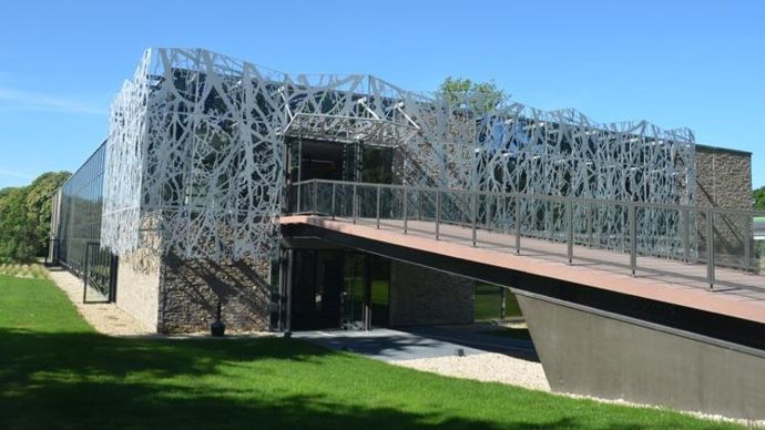 Inauguré en juillet 2016, le siège de Saint-Nolff sera le premier affecté par les suppressions de postes. © Y. BOLOH